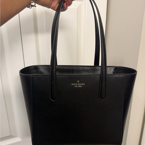 kate spade Handbags - Kate Spade Black Saffiano Leather Tote